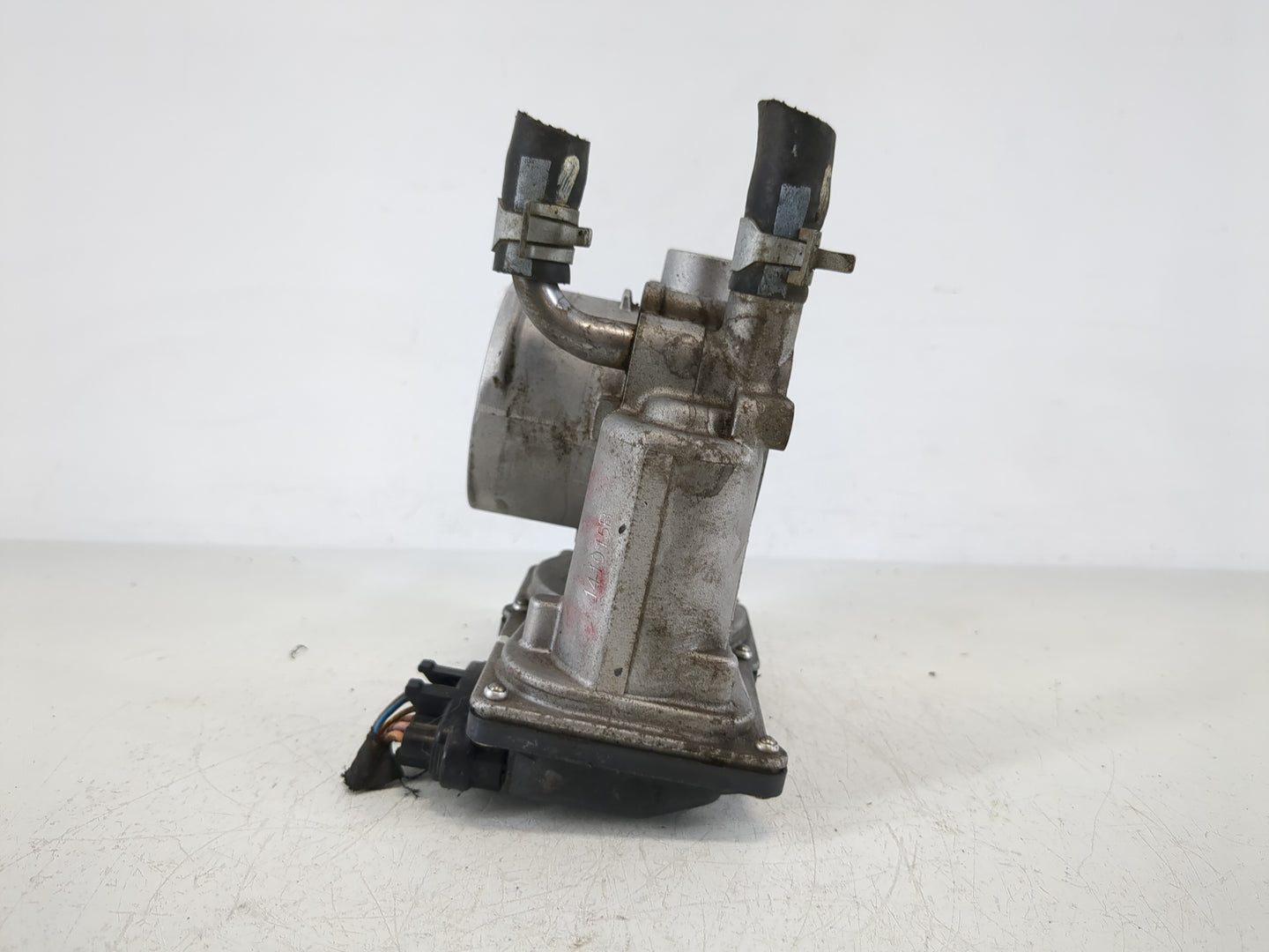 2012-2019 Kia Soul Throttle Body P/N:35100-2B300 Fits Fits 2012 2013 2014 2015 2016 2017 2018 2019 OEM Used Auto Parts - Oem