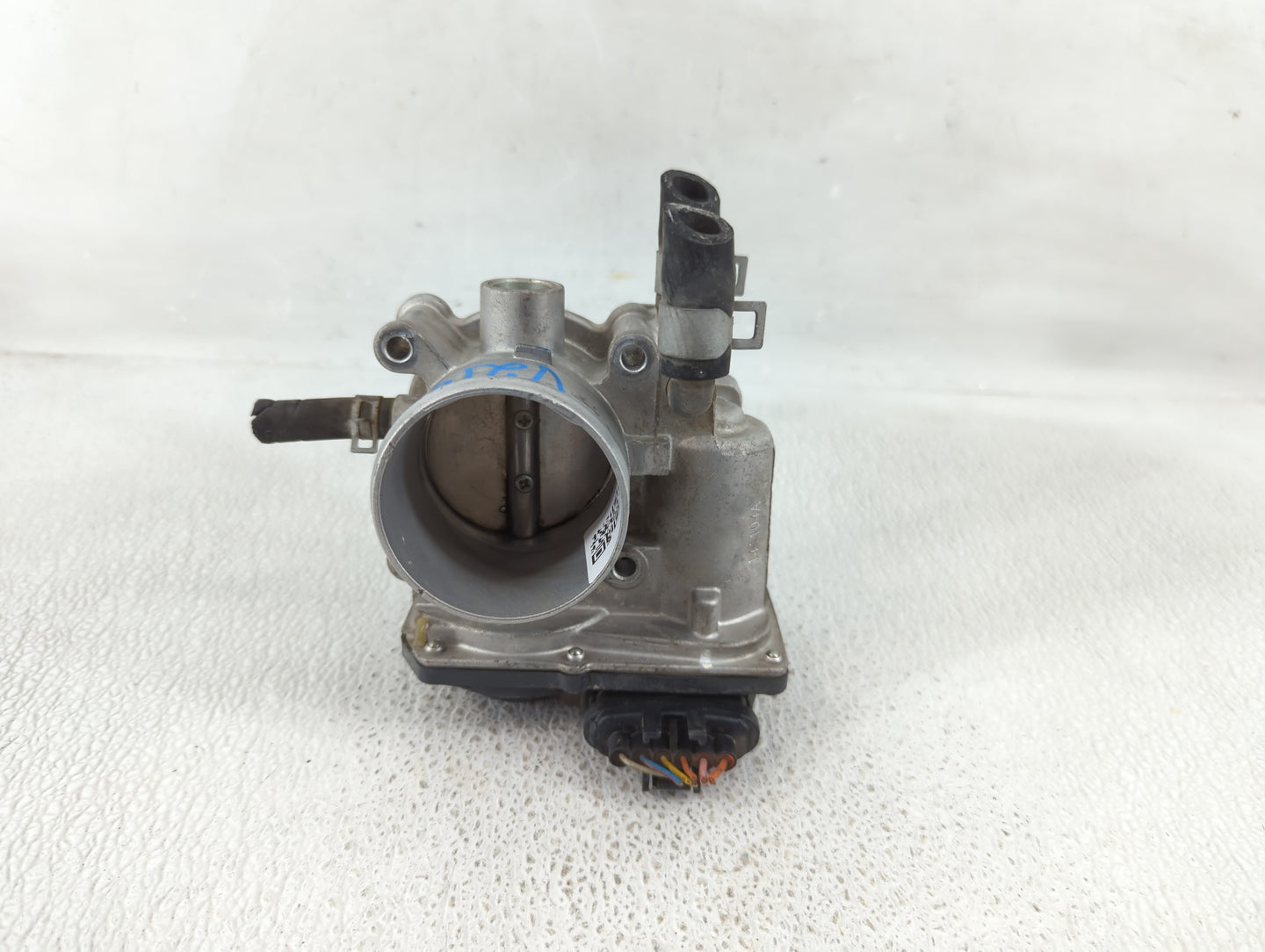 2012-2019 Kia Soul Throttle Body P/N:35100-2B300 Fits Fits 2012 2013 2014 2015 2016 2017 2018 2019 OEM Used Auto Parts - Oem