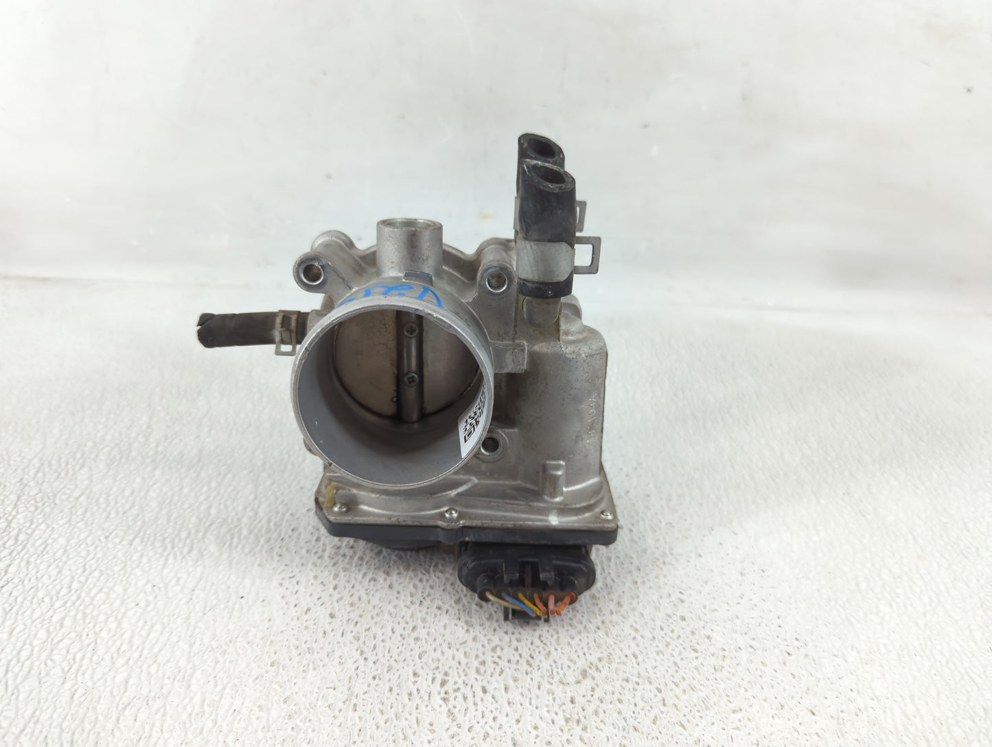 2012-2019 Kia Soul Throttle Body P/N:35100-2B300 Fits Fits 2012 2013 2014 2015 2016 2017 2018 2019 OEM Used Auto Parts - Oem