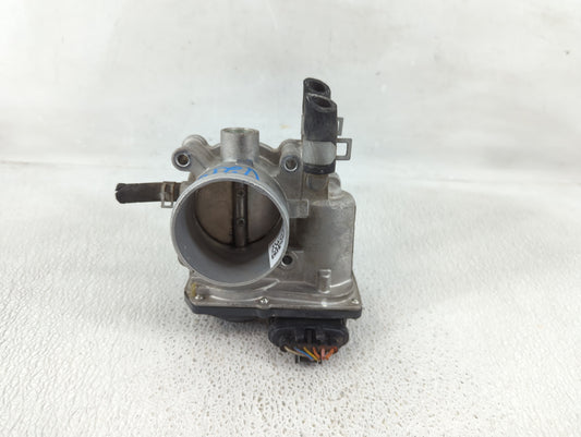 2012-2019 Kia Soul Throttle Body P/N:35100-2B300 Fits Fits 2012 2013 2014 2015 2016 2017 2018 2019 OEM Used Auto Parts - Oem