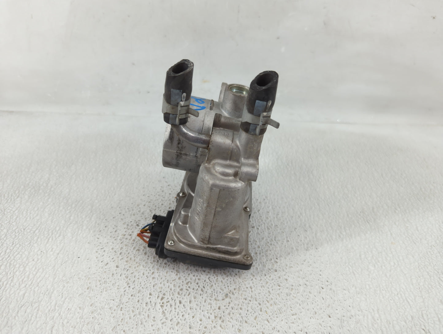 2012-2019 Kia Soul Throttle Body P/N:35100-2B300 Fits Fits 2012 2013 2014 2015 2016 2017 2018 2019 OEM Used Auto Parts - Oem