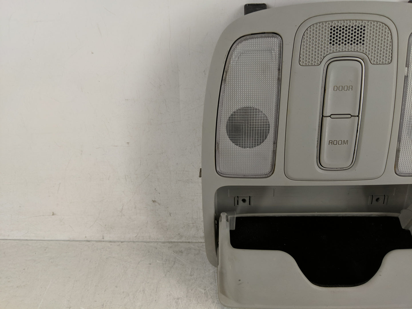 2014-2019 Kia Soul Overhead Roof Console 1188809 - Oemusedautoparts1.com