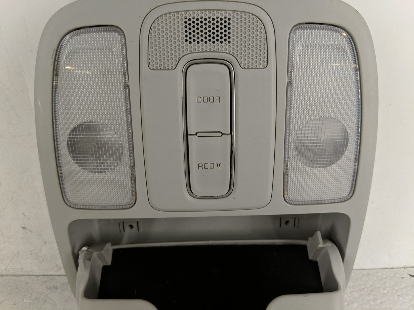 2014-2019 Kia Soul Overhead Roof Console 1188809 - Oemusedautoparts1.com