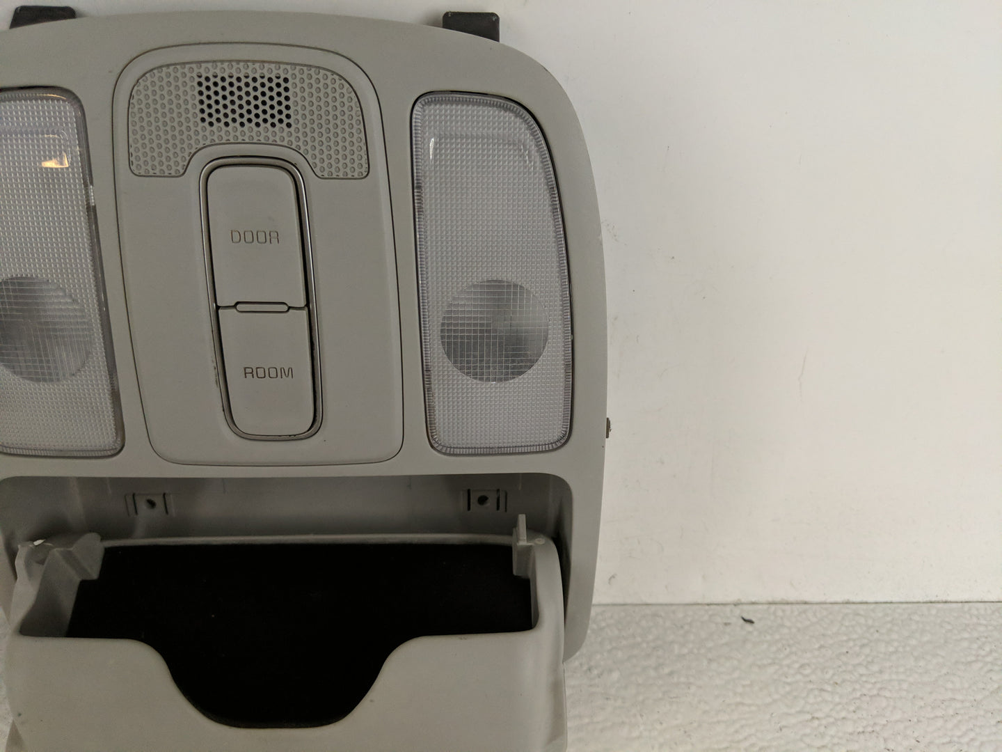 2014-2019 Kia Soul Overhead Roof Console 1188809 - Oemusedautoparts1.com