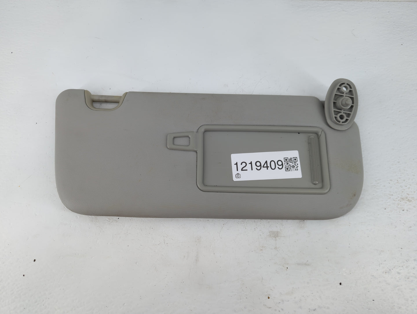 2014-2019 Kia Soul Sun Visor Shade Replacement Driver Left Mirror Fits Fits 2014 2015 2016 2017 2018 2019 OEM Used Auto Part