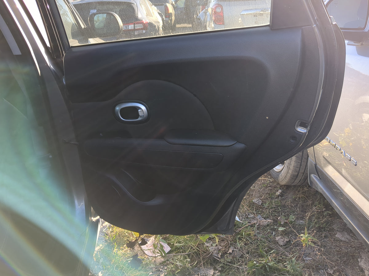 2014-2019 Kia Soul Passenger Rear Door Oem - Oemusedautoparts1.com