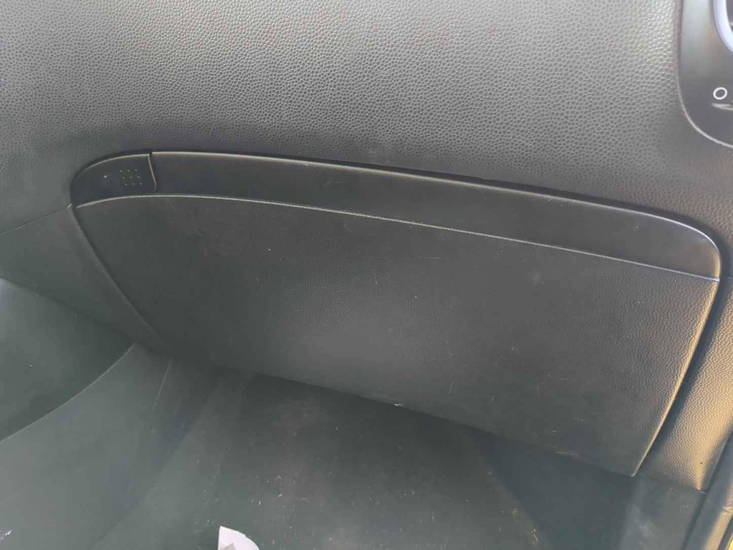 2015 Kia Soul Passenger Glove Box Door Storage Compartment - Oemusedautoparts1.com