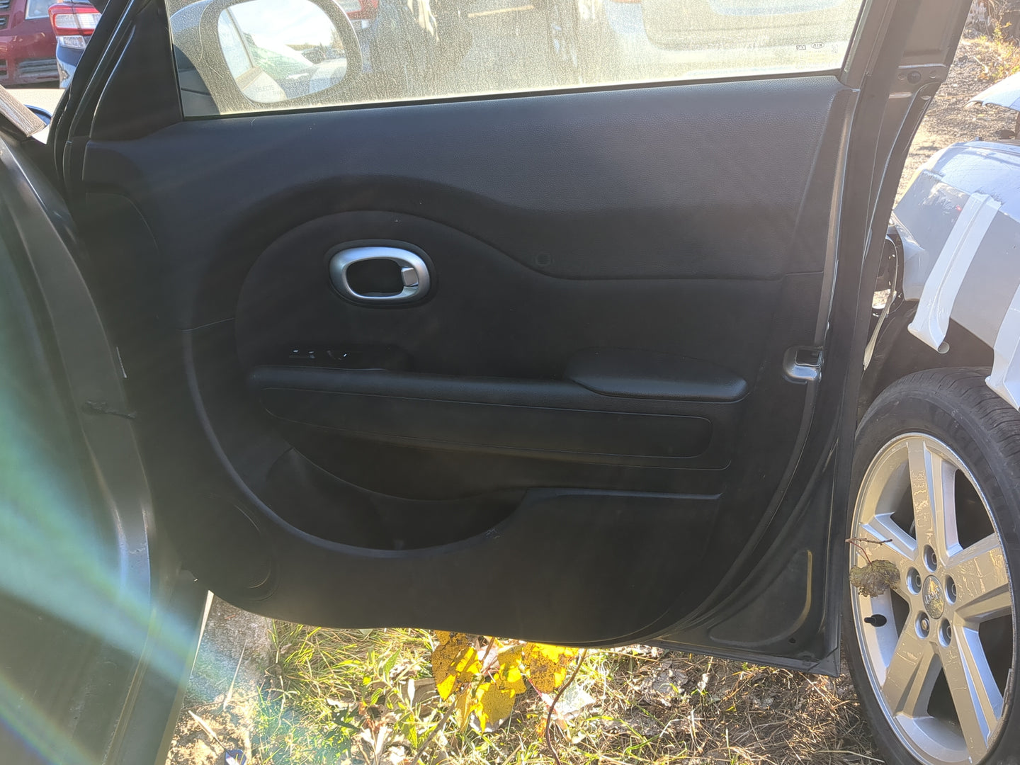 2015 Kia Soul Front Right Passenger Interior Door Panel Trim - Oemusedautoparts1.com