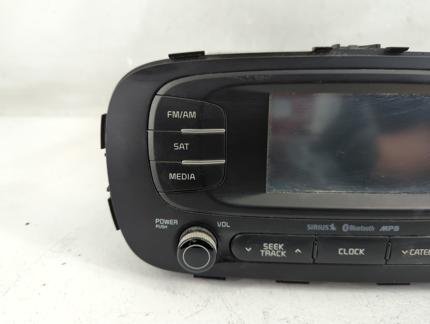 2015 Kia Soul Radio AM FM Cd Player Receiver Replacement P/N:96160-B2020CA Fits OEM Used Auto Parts - Oemusedautoparts1.com
