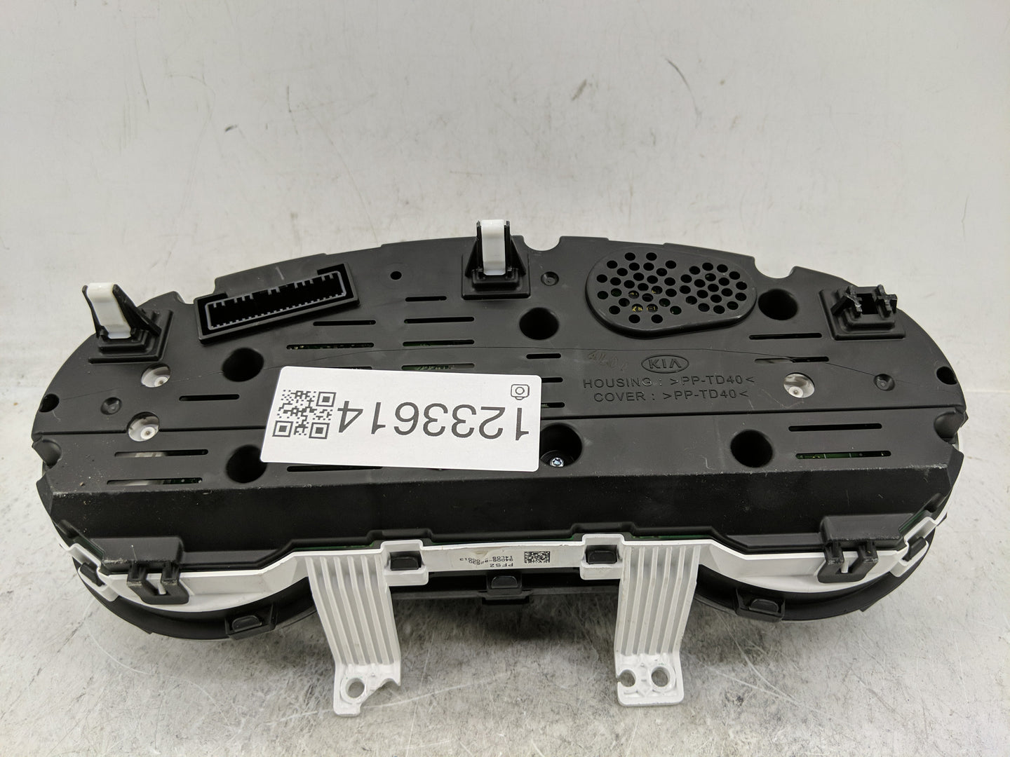 2014-2015 Kia Soul Instrument Cluster Speedometer Gauges P/N:94006-B2530 Fits Fits 2014 2015 OEM Used Auto Parts - Oemusedau