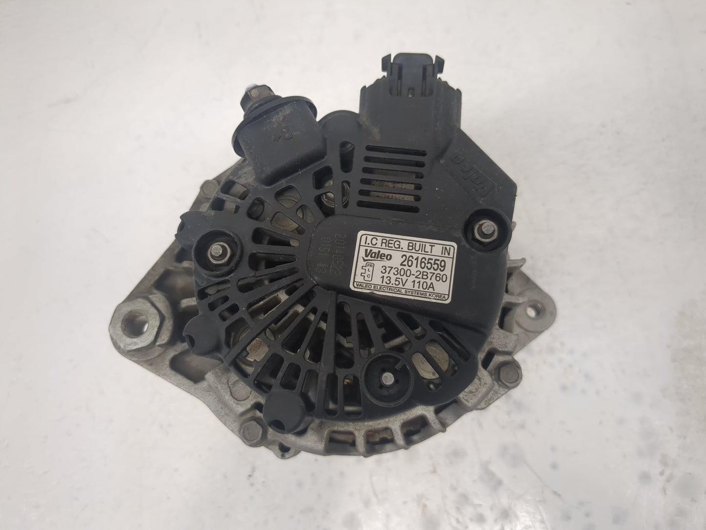 2012-2016 Kia Soul Alternator Replacement Generator Charging Assembly Engine OEM P/N:37300-2B760 2616559 Fits OEM Used Auto 