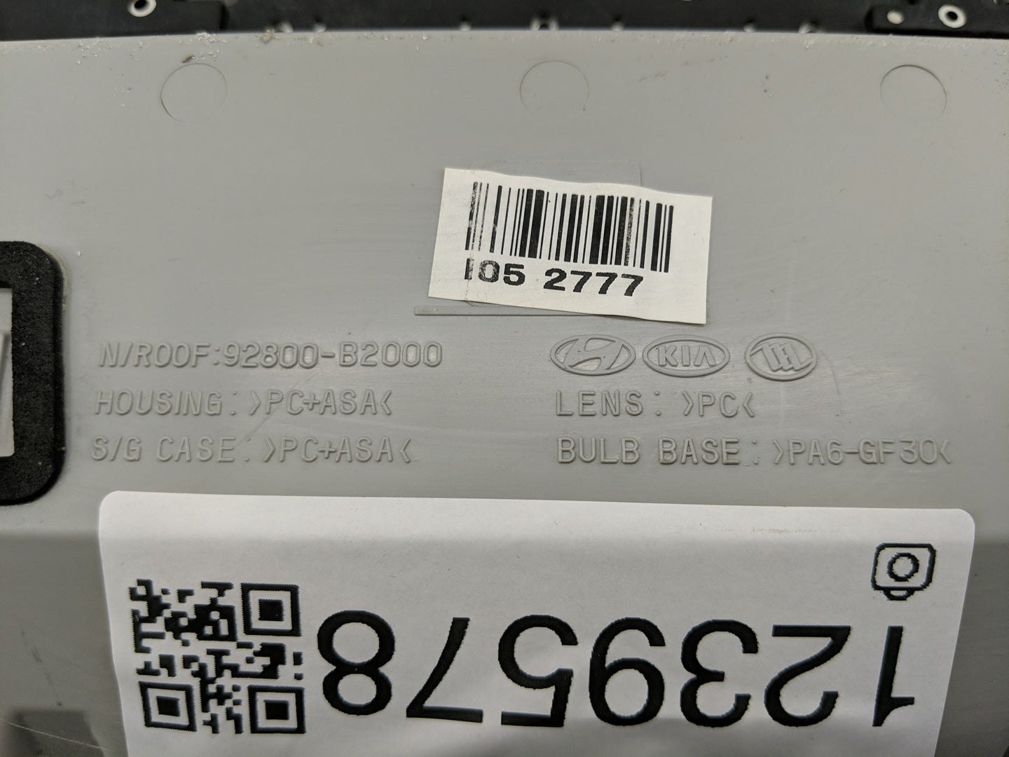 2014-2019 Kia Soul Overhead Roof Console 1239578 - Oemusedautoparts1.com
