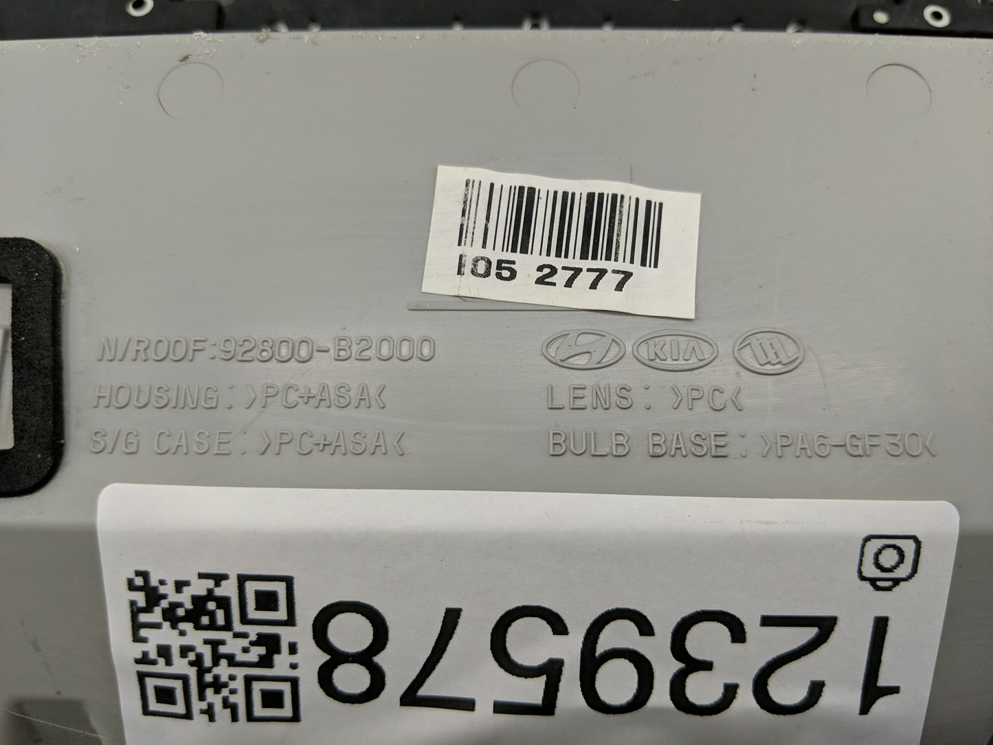 2014-2019 Kia Soul Overhead Roof Console 1239578 - Oemusedautoparts1.com