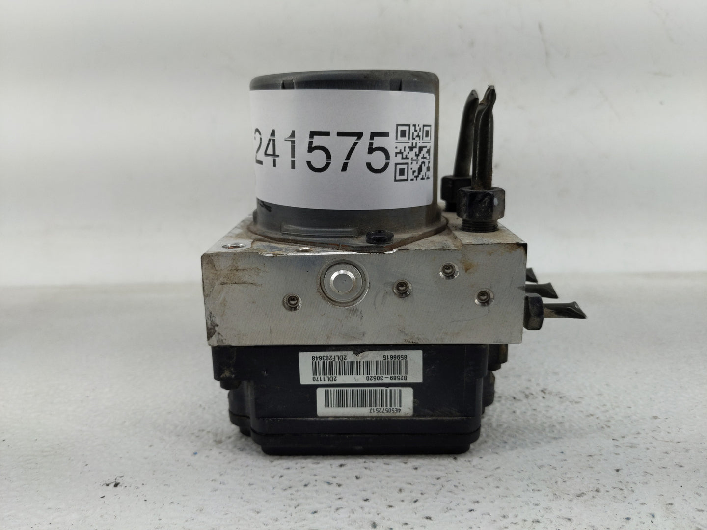 2014-2015 Kia Soul ABS Pump Control Module Replacement P/N:61589-45200 58900-B2506 Fits Fits 2014 2015 OEM Used Auto Parts -