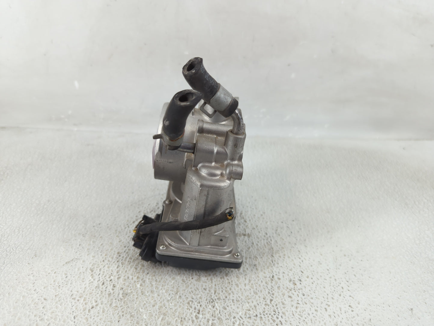 2014-2019 Kia Soul Throttle Body P/N:35100-2E000 Fits Fits 2011 2012 2013 2014 2015 2016 2017 2018 2019 2020 2021 OEM Used A