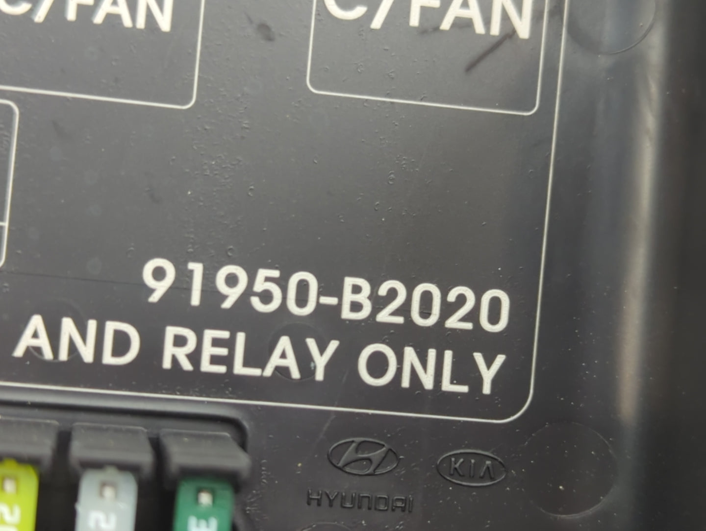 2015 Kia Soul Fusebox Fuse Box Panel Relay Module P/N:91950-B2020 91950-B2070 Fits OEM Used Auto Parts - Oemusedautoparts1.c