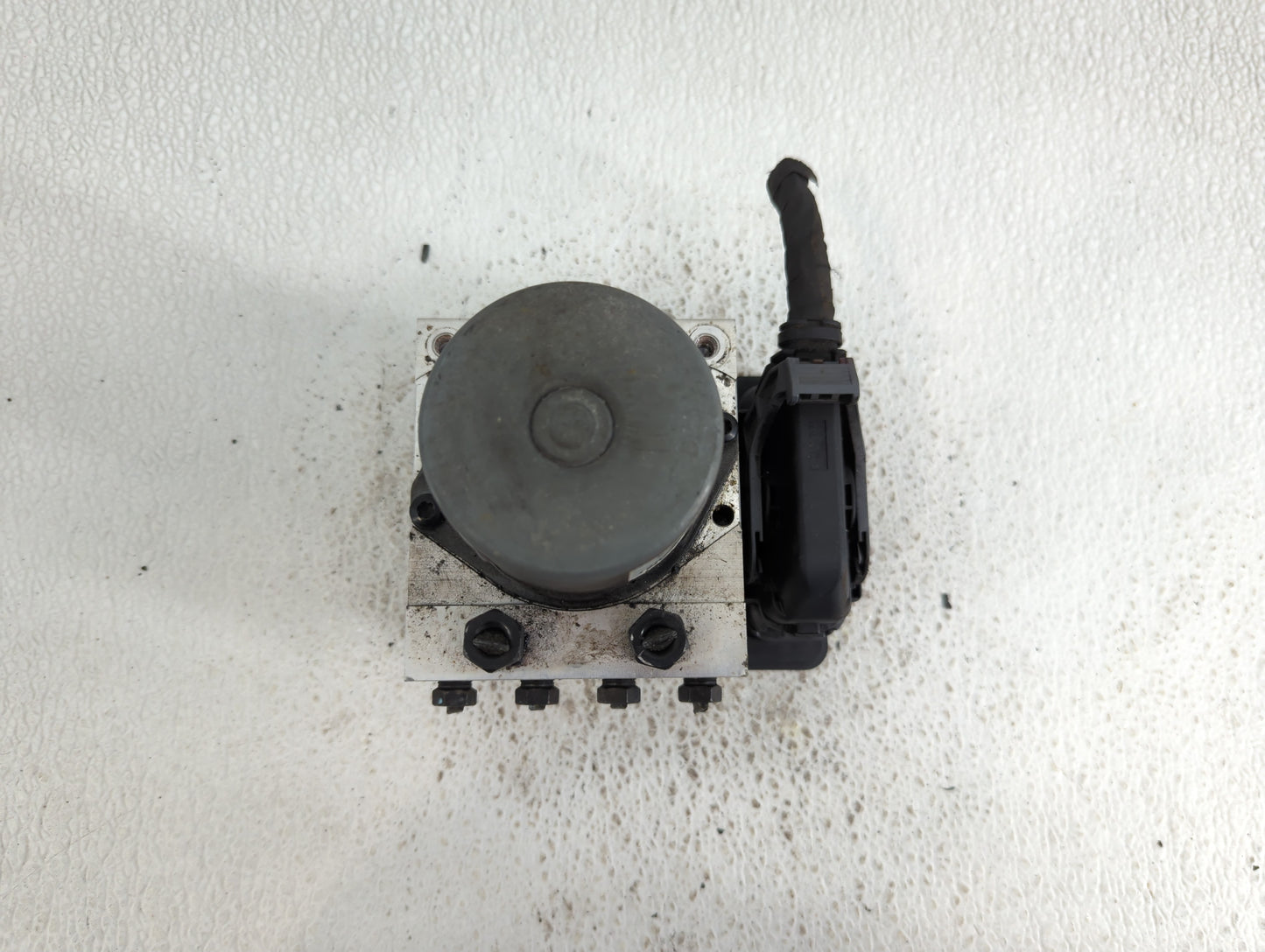 2014-2015 Kia Soul ABS Pump Control Module Replacement P/N:61589-45200 58900-B2506 Fits Fits 2014 2015 OEM Used Auto Parts -