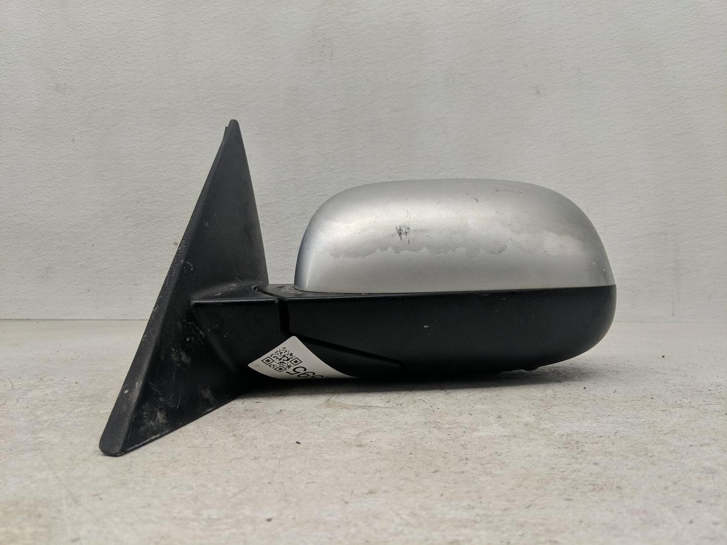 2014-2019 Kia Soul Driver Side View Mirror - Left Door Mirror OEM Used - Oemusedautoparts1.com