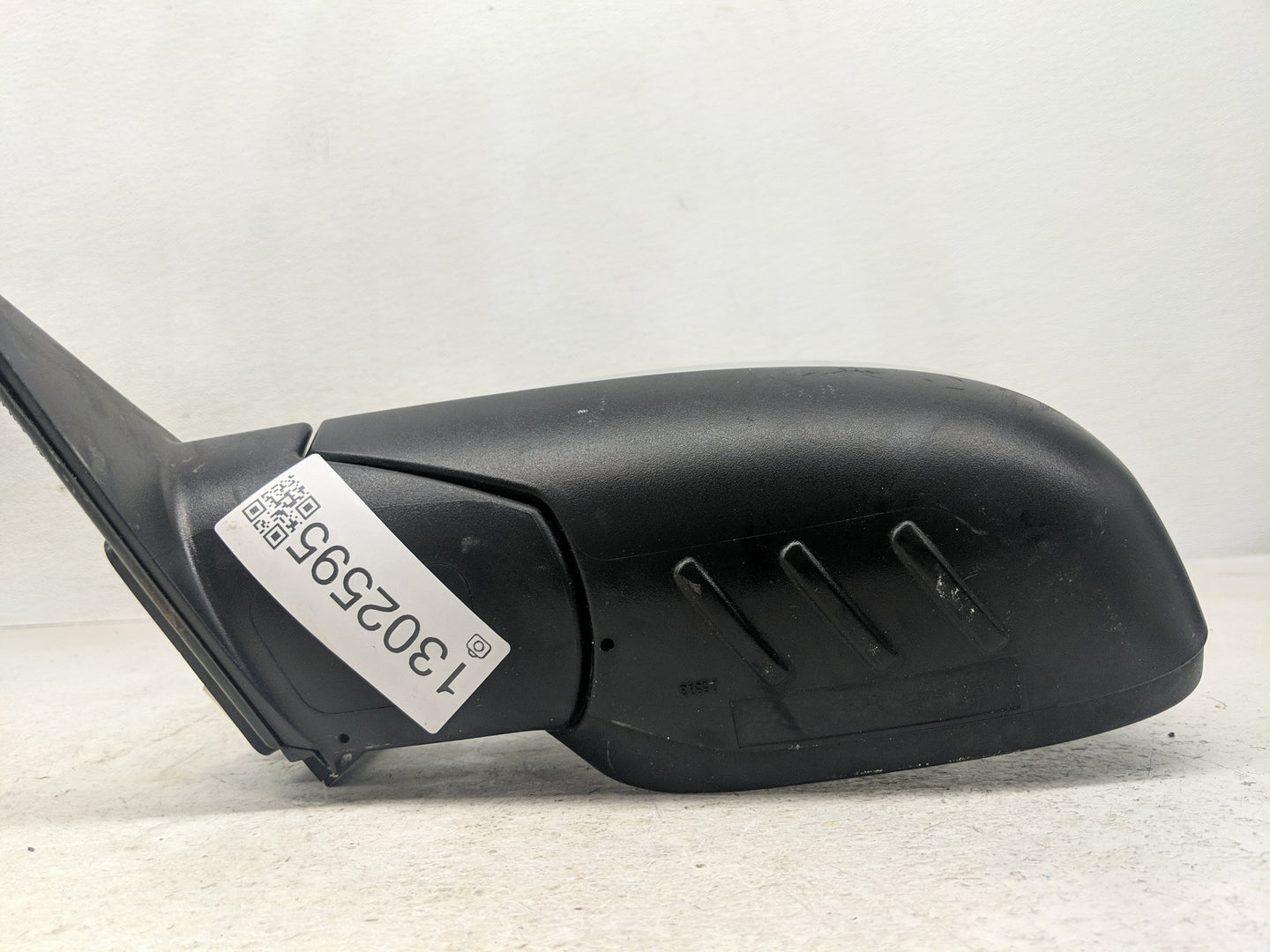 2014-2019 Kia Soul Driver Side View Mirror - Left Door Mirror OEM Used - Oemusedautoparts1.com