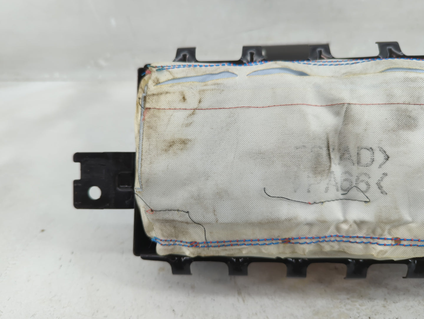 2014-2019 Kia Soul Air Bag Passenger Right Dashboard OEM P/N:84530B2500 Fits Fits 2014 2015 2016 2017 2018 2019 OEM Used Aut