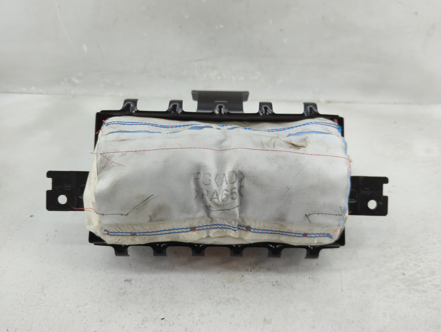 2014-2019 Kia Soul Air Bag Passenger Right Dashboard OEM P/N:84530-B2500 Fits Fits 2014 2015 2016 2017 2018 2019 OEM Used Au