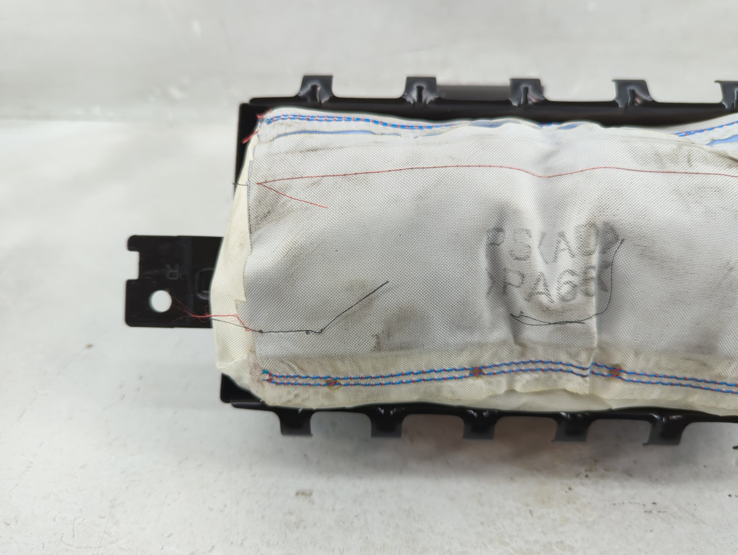 2014-2019 Kia Soul Air Bag Passenger Right Dashboard OEM P/N:84530-B2500 Fits Fits 2014 2015 2016 2017 2018 2019 OEM Used Au