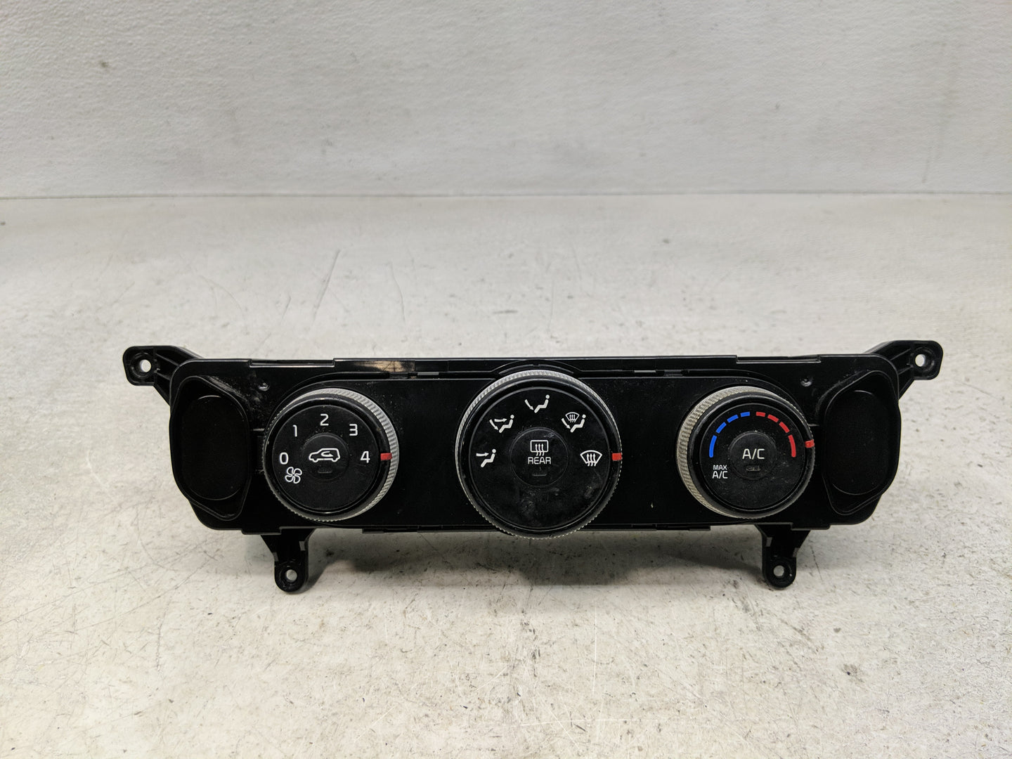 2014-2016 Kia Soul Climate Control Module Temperature AC/Heater Replacement P/N:97250-B2XXX Fits Fits 2014 2015 2016 OEM Use