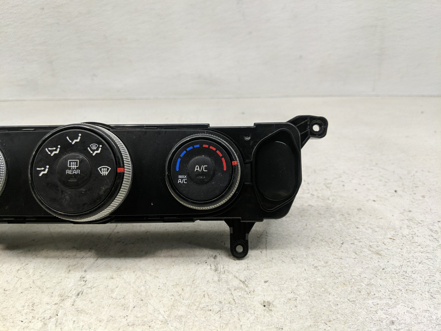2014-2016 Kia Soul Climate Control Module Temperature AC/Heater Replacement P/N:97250-B2XXX Fits Fits 2014 2015 2016 OEM Use