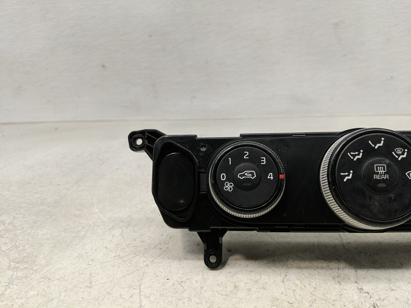 2014-2016 Kia Soul Climate Control Module Temperature AC/Heater Replacement P/N:97250-B2XXX Fits Fits 2014 2015 2016 OEM Use