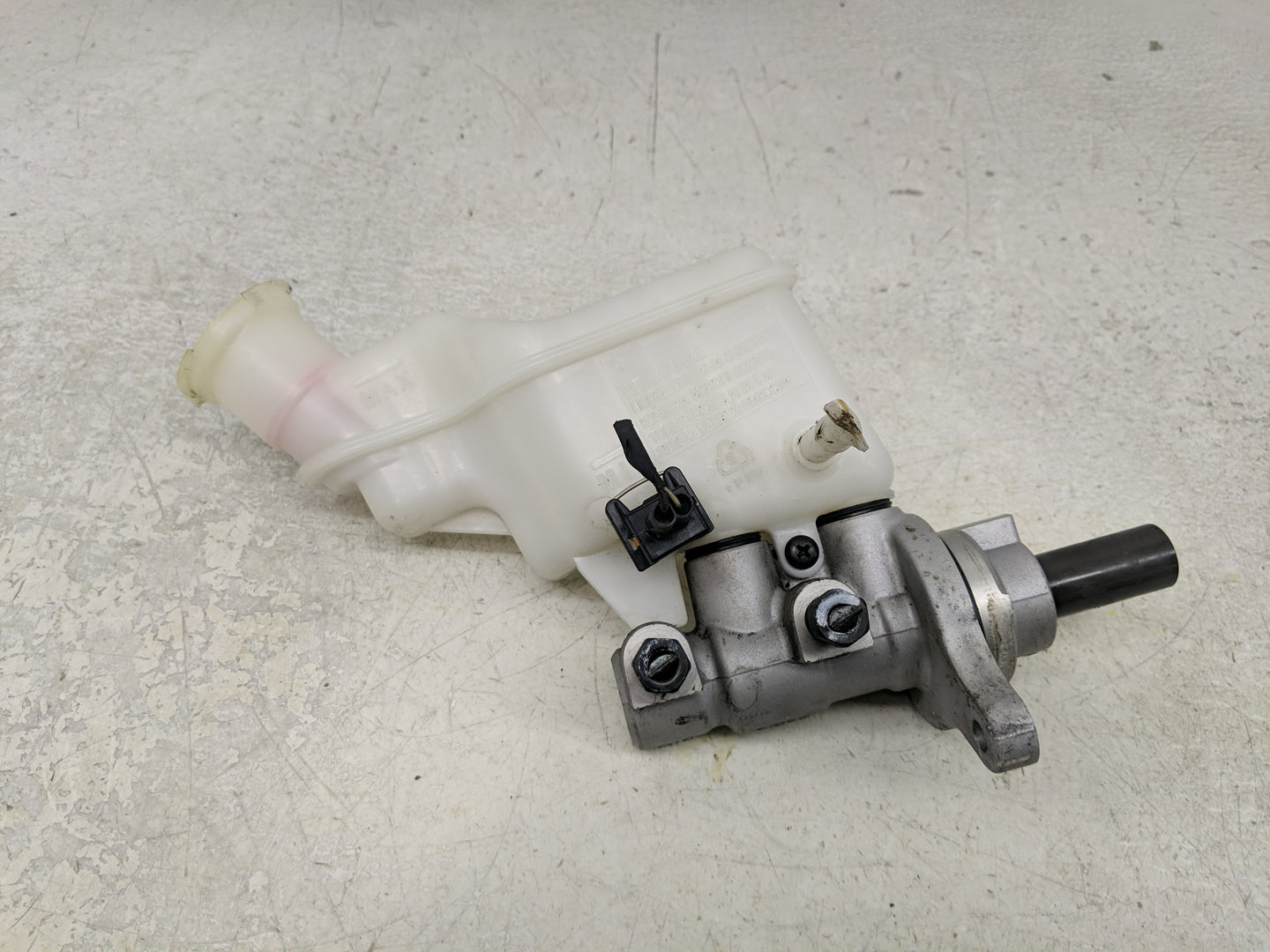 2014-2016 Kia Soul Brake Master Cylinder - Oemusedautoparts1.com