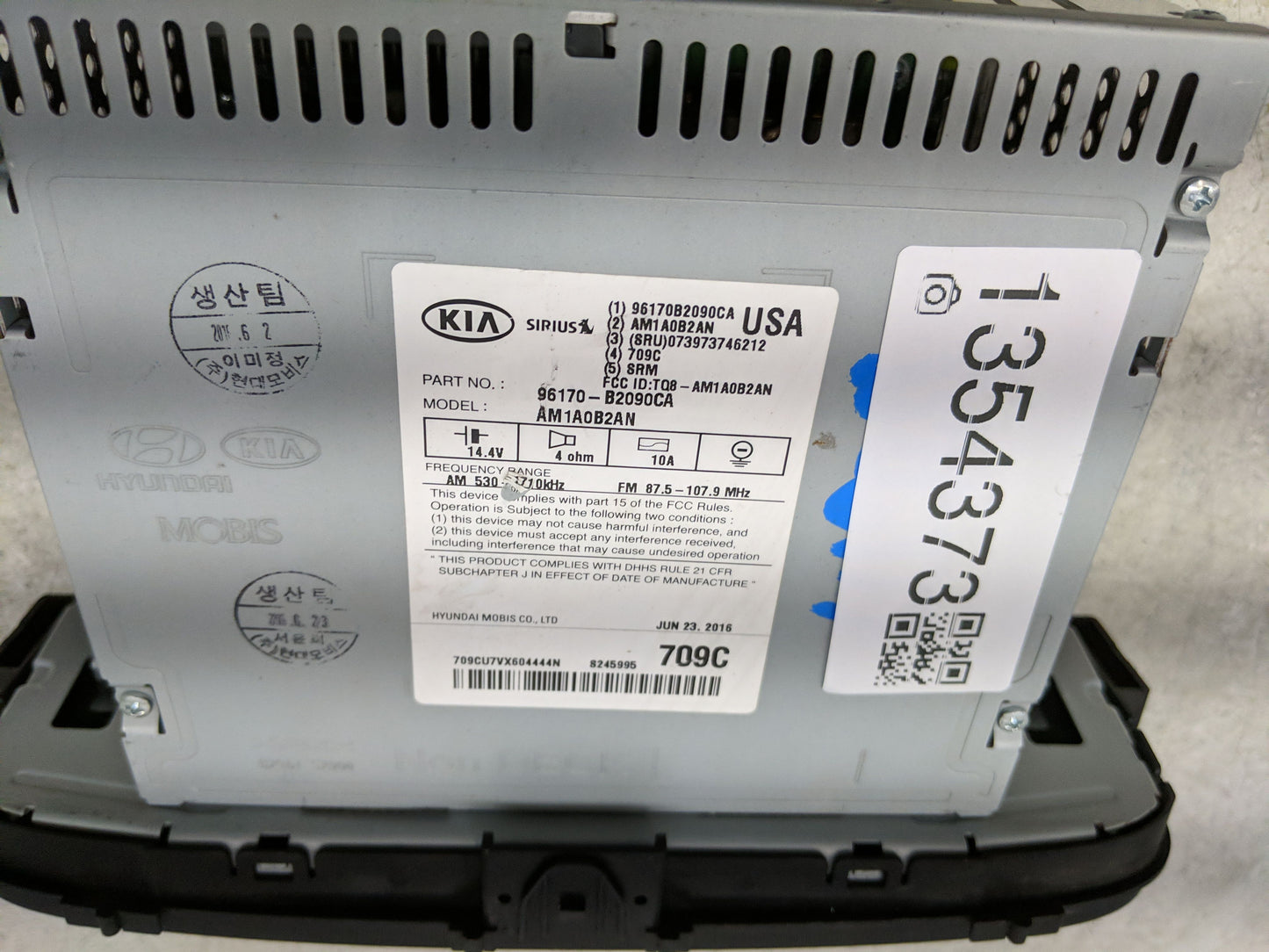 2014-2016 Kia Soul Radio AM FM Cd Player Receiver Replacement P/N:96170-B2090CA Fits Fits 2014 2015 2016 OEM Used Auto Parts