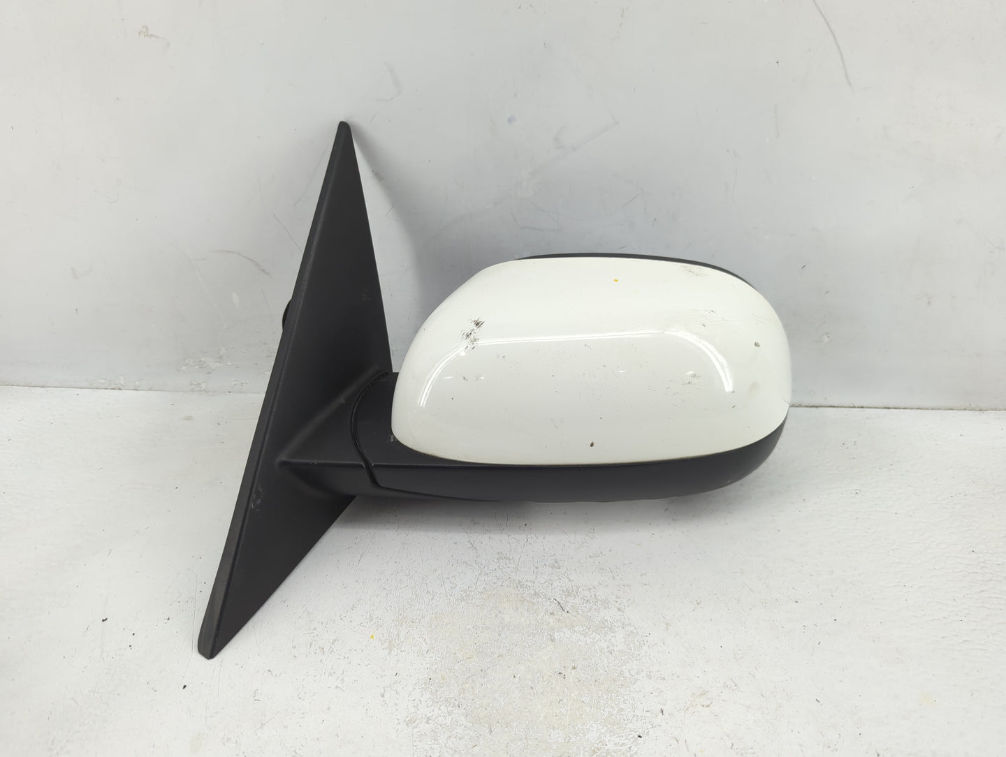 2014-2019 Kia Soul Driver Side View Mirror - Left Door Mirror OEM Used - Oemusedautoparts1.com
