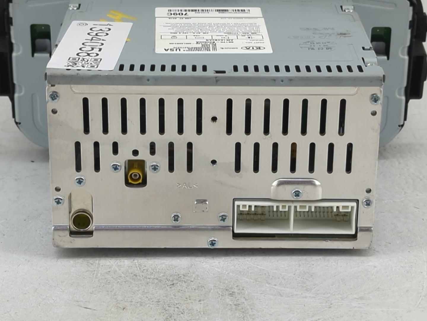 2014-2016 Kia Soul Radio AM FM Cd Player Receiver Replacement P/N:96170-B2090CA Fits Fits 2014 2015 2016 OEM Used Auto Parts