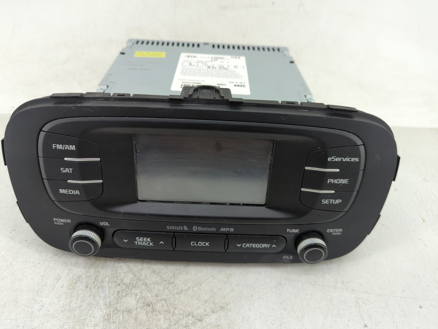 2014-2016 Kia Soul Radio AM FM Cd Player Receiver Replacement P/N:96160-B2020CA Fits Fits 2014 2015 2016 OEM Used Auto Parts