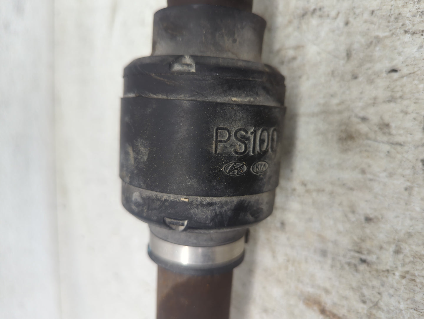 2014-2019 Kia Soul Axle Shaft Front Passenger Cv C/v - Oemusedautoparts1.com