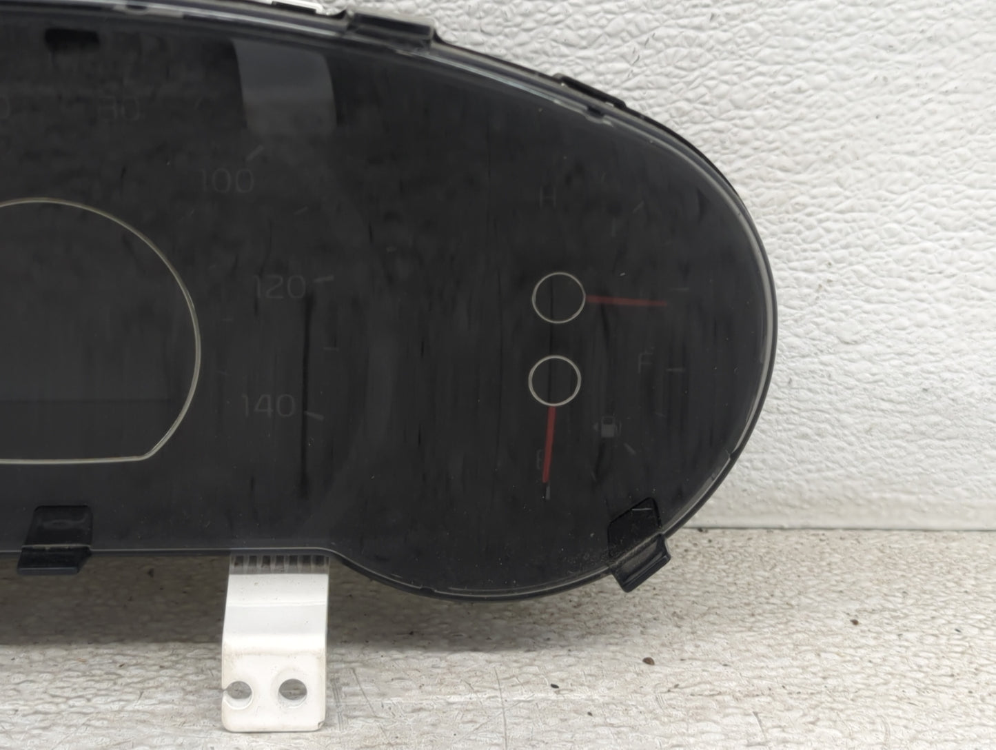 2014-2015 Kia Soul Instrument Cluster Speedometer Gauges P/N:94006-B2540 Fits Fits 2014 2015 OEM Used Auto Parts - Oemusedau