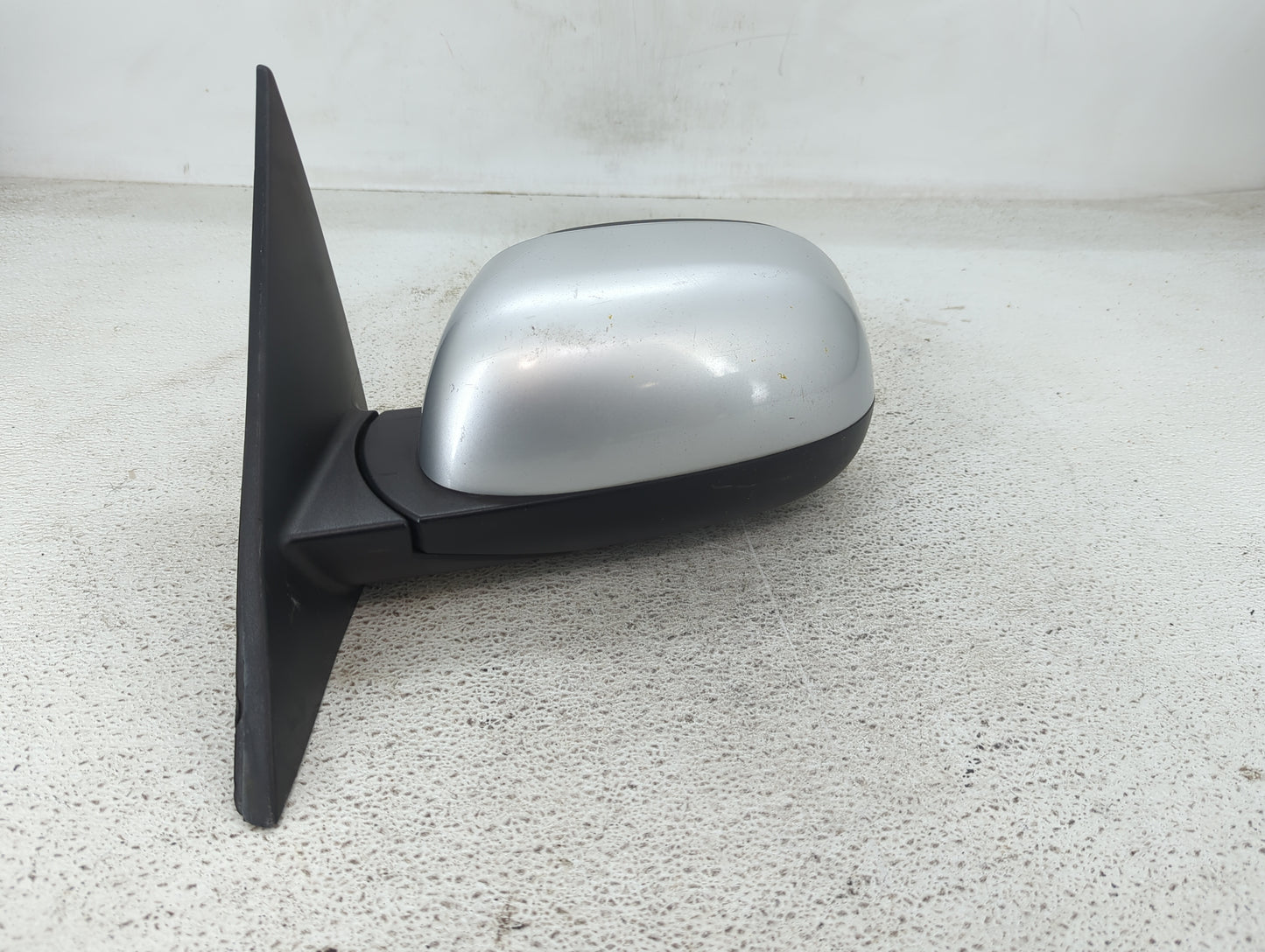 2014-2019 Kia Soul Driver Side View Mirror - Left Door Mirror OEM Used - Oemusedautoparts1.com