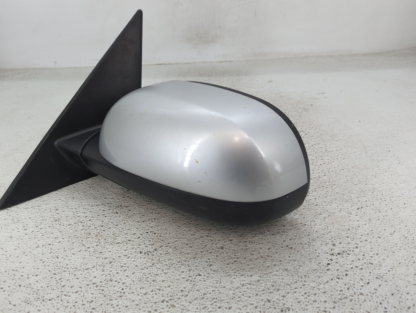 2014-2019 Kia Soul Driver Side View Mirror - Left Door Mirror OEM Used - Oemusedautoparts1.com