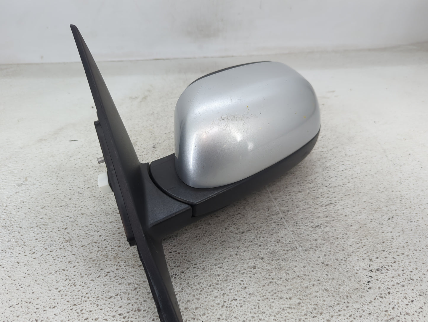 2014-2019 Kia Soul Driver Side View Mirror - Left Door Mirror OEM Used - Oemusedautoparts1.com