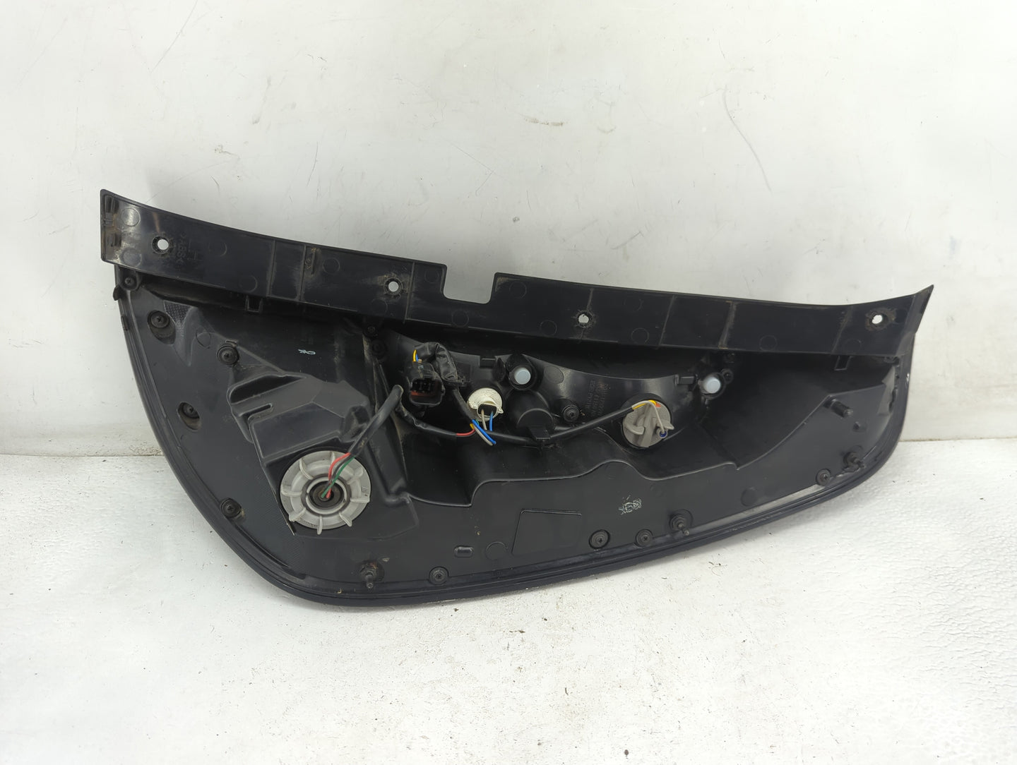 2014-2019 Kia Soul Tail Light Assembly Driver Left OEM P/N:14013 14014 Fits Fits 2014 2015 2016 2017 2018 2019 OEM Used Auto