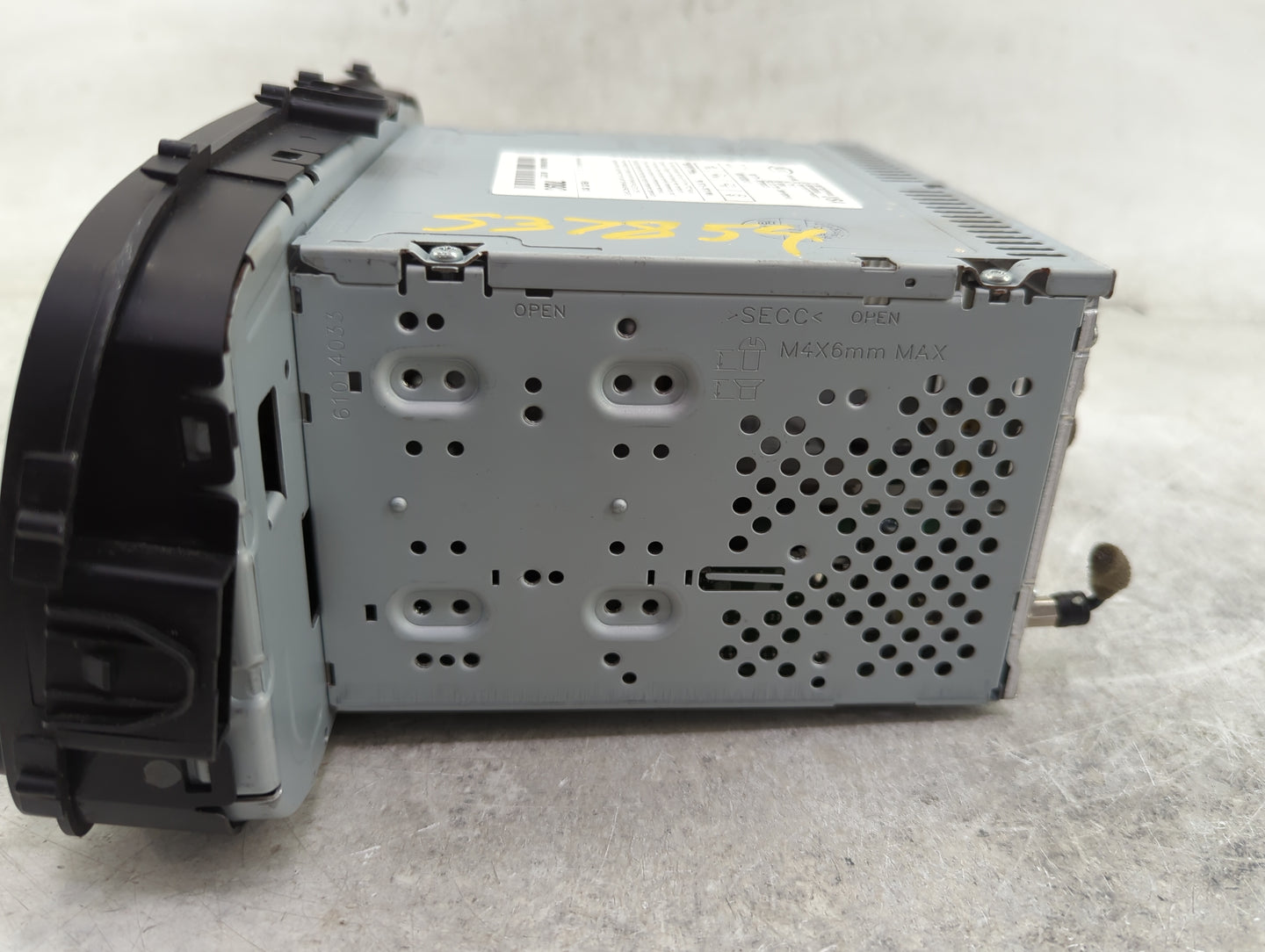 2014-2016 Kia Soul Radio AM FM Cd Player Receiver Replacement P/N:96170-B2090CA Fits Fits 2014 2015 2016 OEM Used Auto Parts