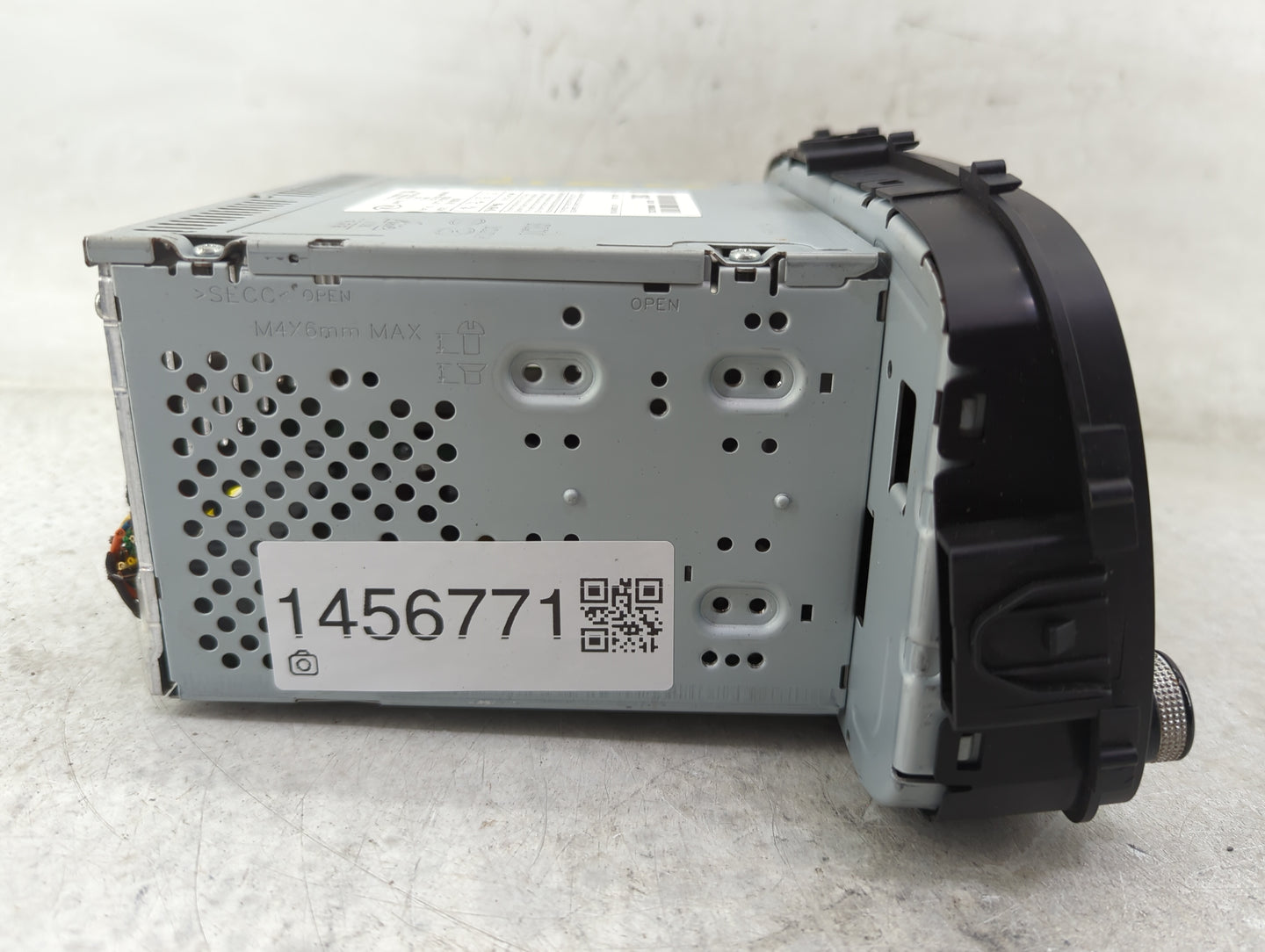 2014-2016 Kia Soul Radio AM FM Cd Player Receiver Replacement P/N:96170-B2090CA Fits Fits 2014 2015 2016 OEM Used Auto Parts