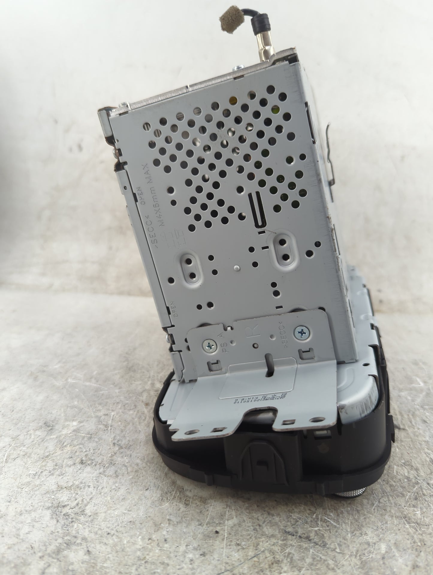 2014-2016 Kia Soul Radio AM FM Cd Player Receiver Replacement Fits Fits 2014 2015 2016 OEM Used Auto Parts - Oemusedautopart