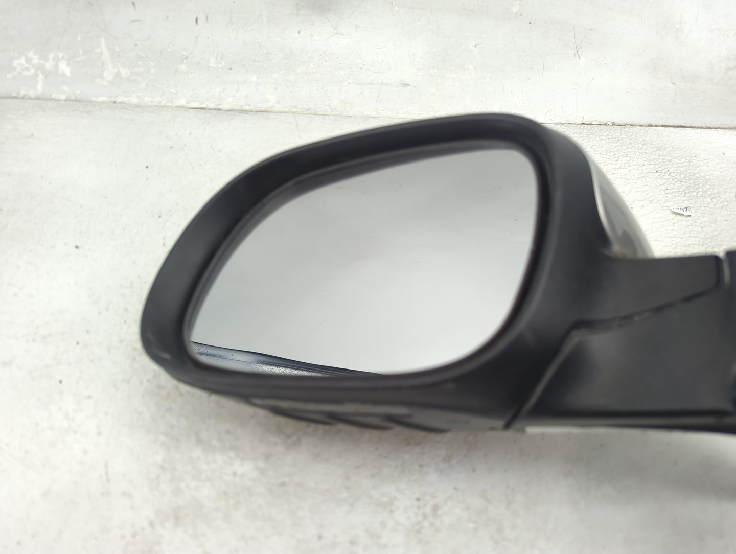 2014-2019 Kia Soul Driver Side View Mirror - Left Door Mirror OEM Used - Oemusedautoparts1.com