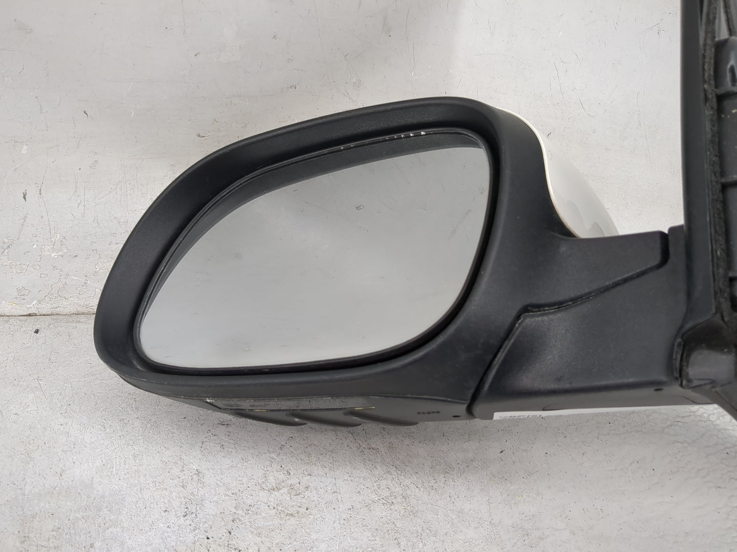 2015 Kia Soul Driver Side View Mirror - Left Door Mirror OEM Used - Oemusedautoparts1.com
