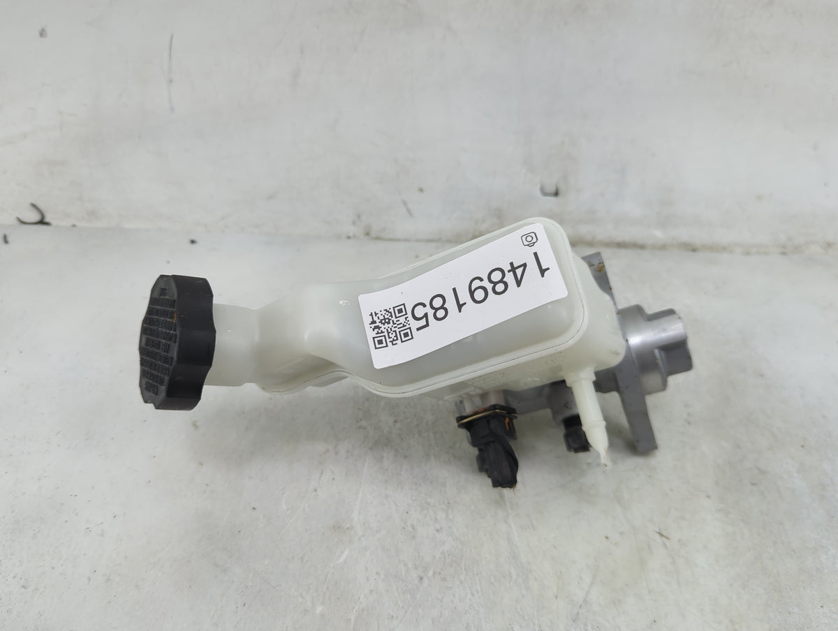2014-2016 Kia Soul Brake Master Cylinder 1489185 - Oemusedautoparts1.com