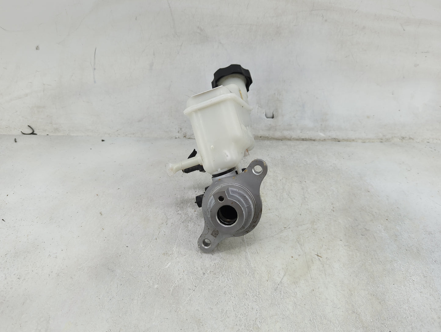 2014-2016 Kia Soul Brake Master Cylinder 1489185 - Oemusedautoparts1.com
