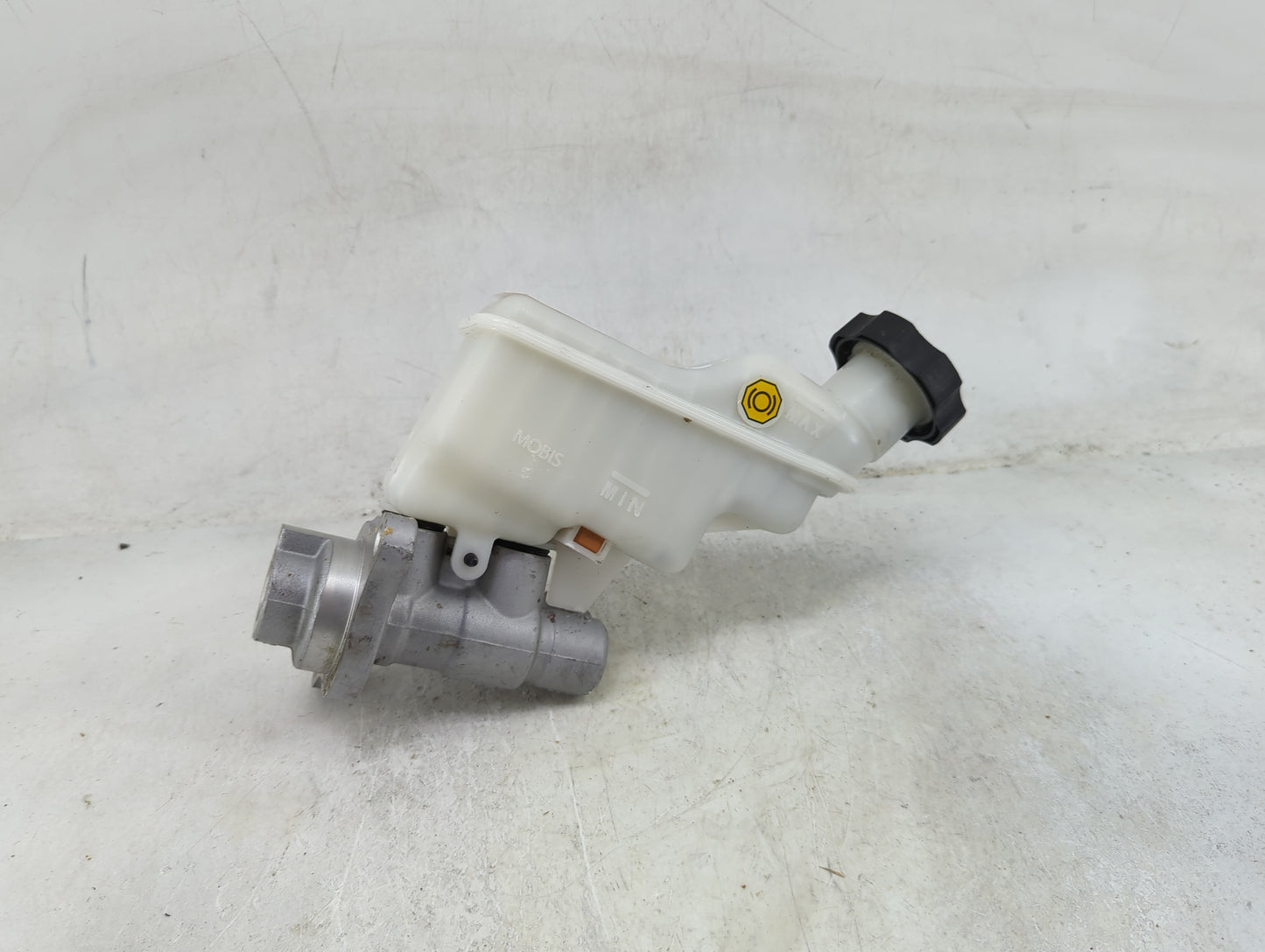 2014-2016 Kia Soul Brake Master Cylinder 1489185 - Oemusedautoparts1.com