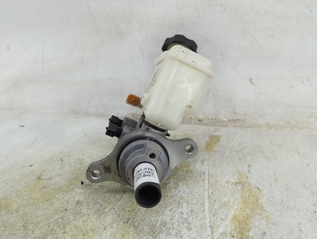 2014-2016 Kia Soul Brake Master Cylinder 1496747 - Oemusedautoparts1.com