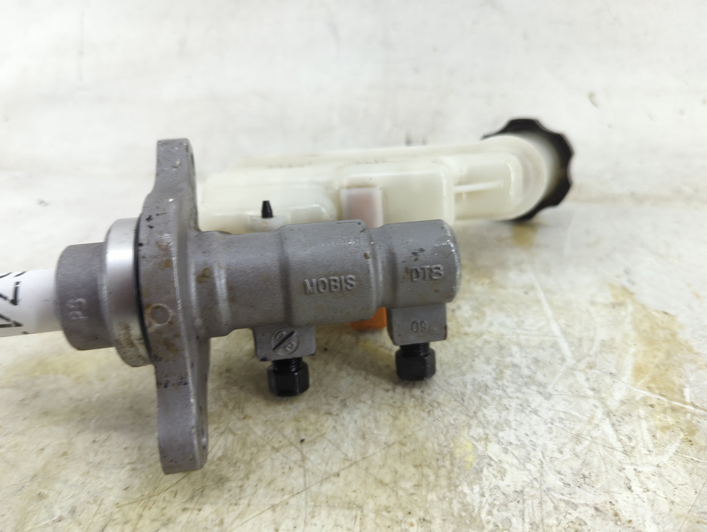 2014-2016 Kia Soul Brake Master Cylinder 1496747 - Oemusedautoparts1.com